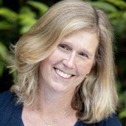 Hannah Schneewind ’90